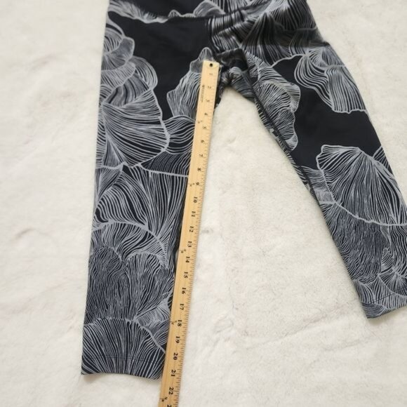 The north Face leggings size M - Picture 6 of 13
